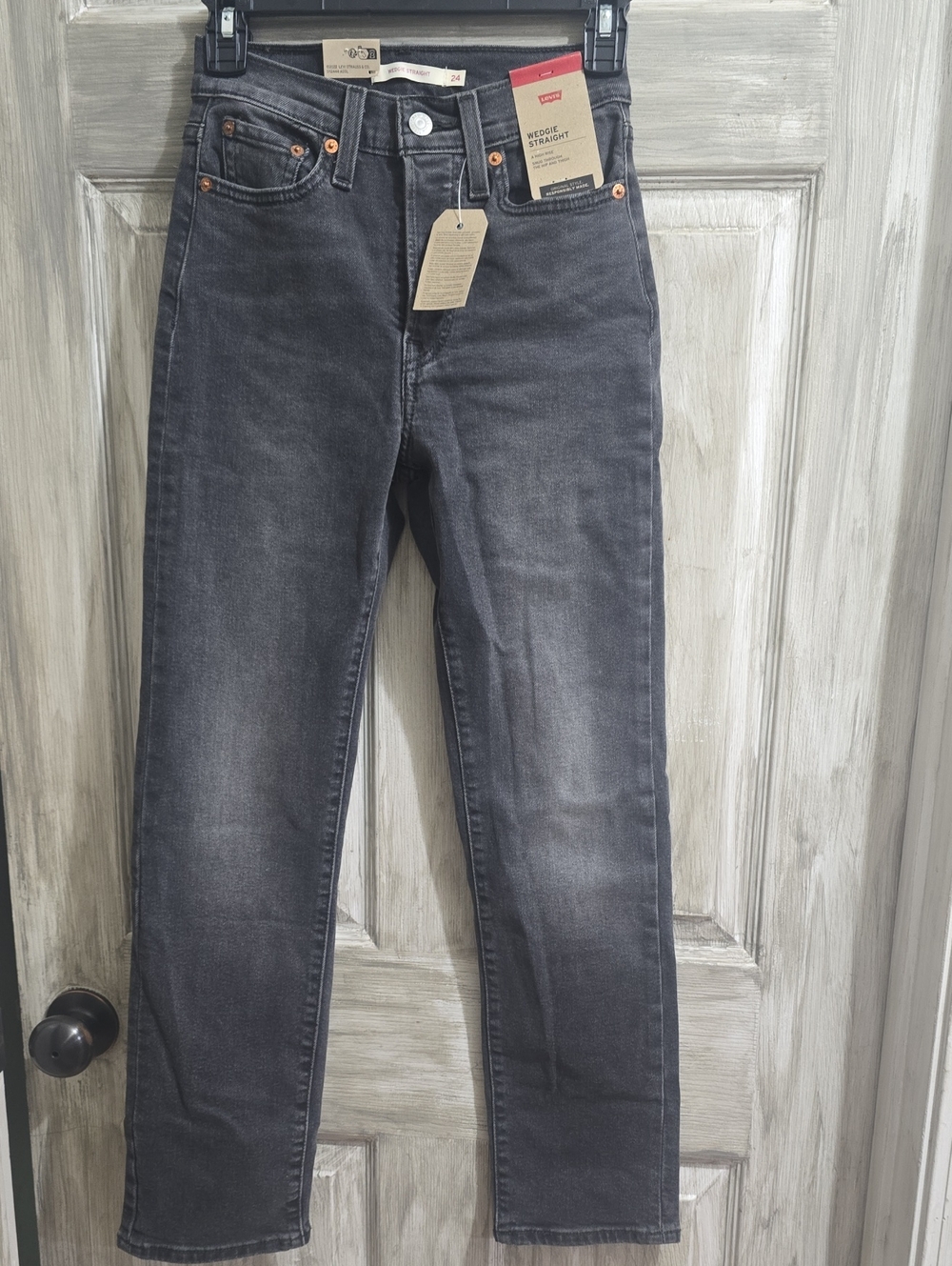 NWT Levi's Womens High-Rise Wedgie Straight Jeans in Washed Black
